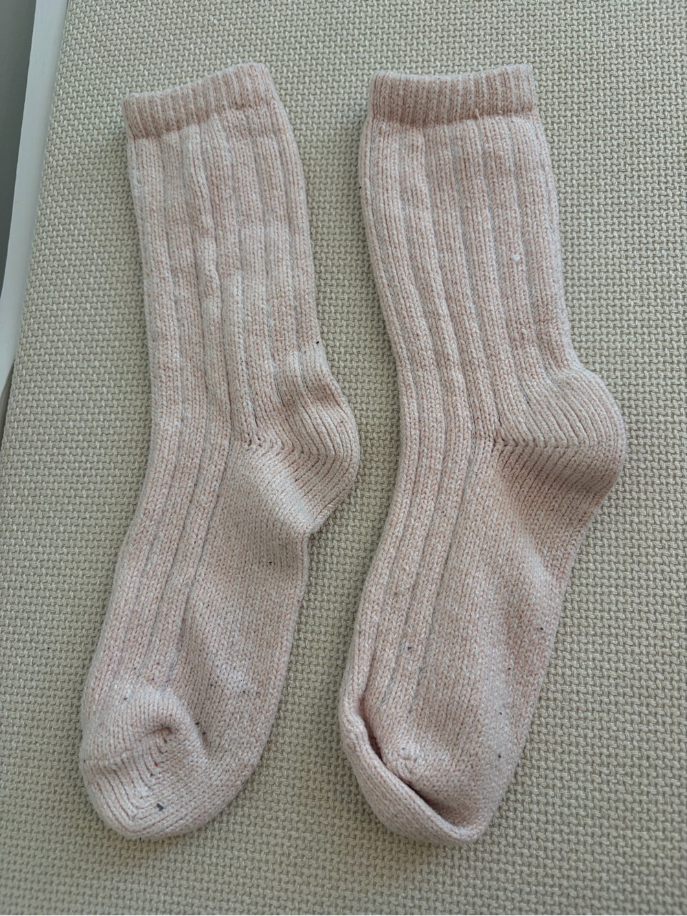 Soft Ribbed Crew Socks - Light Pink